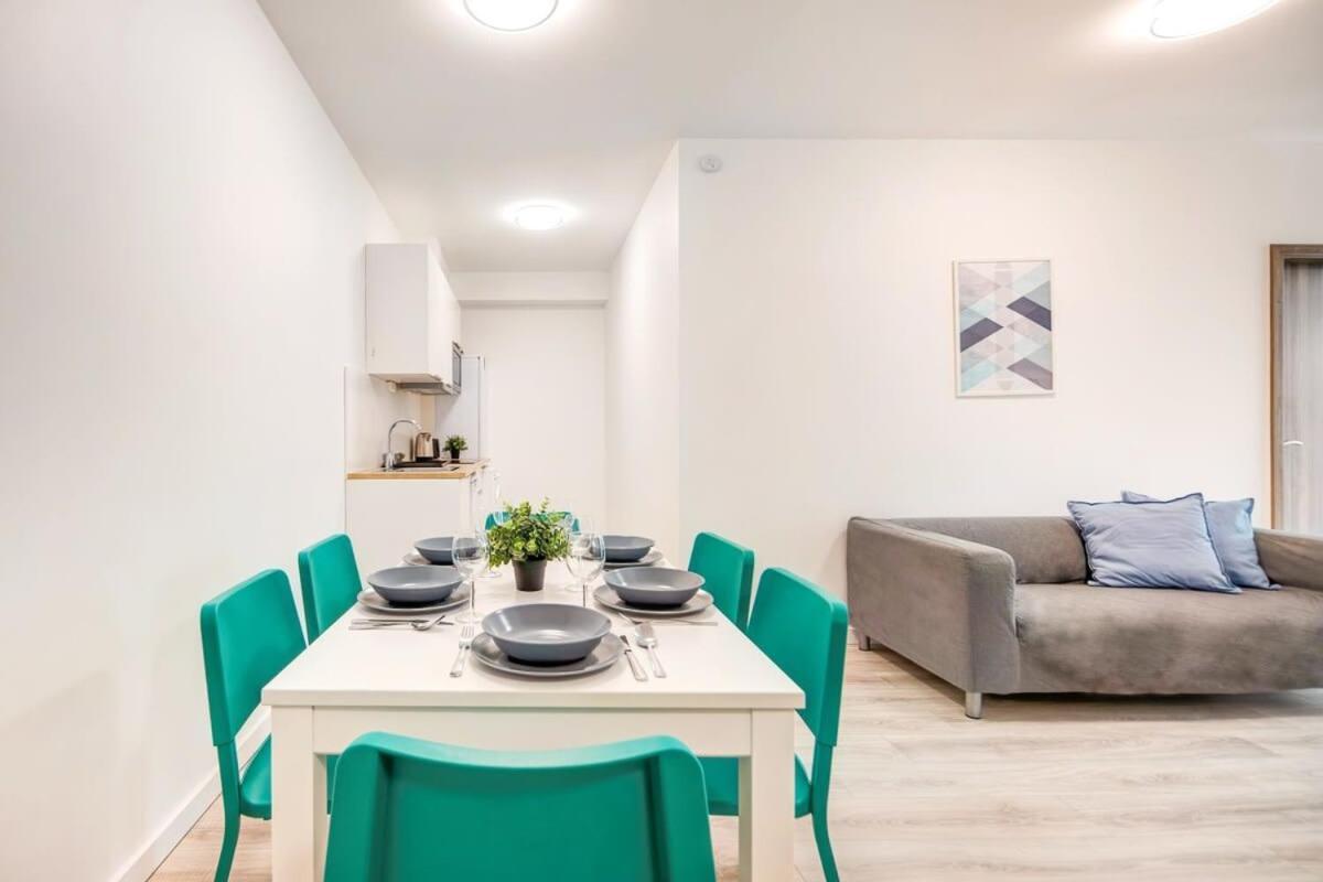 Very - Large And Quiet Apartment *