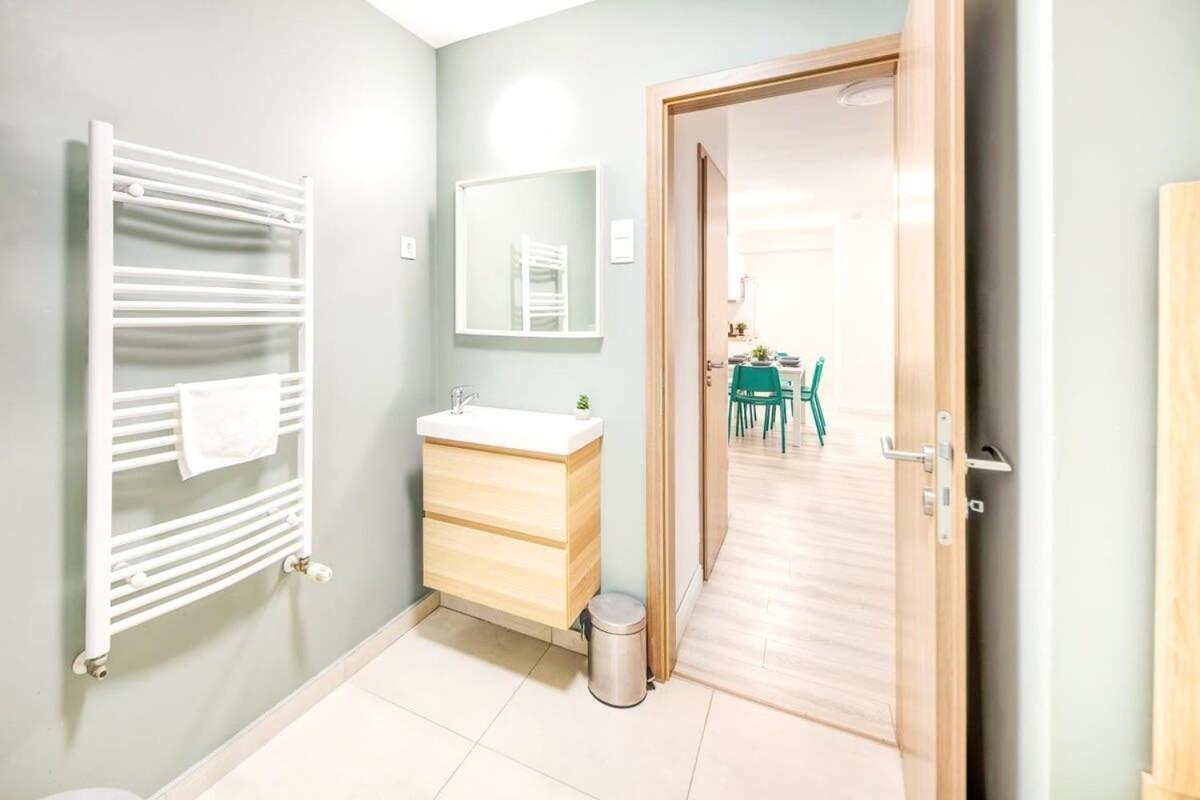 Very - Large And Quiet Apartament