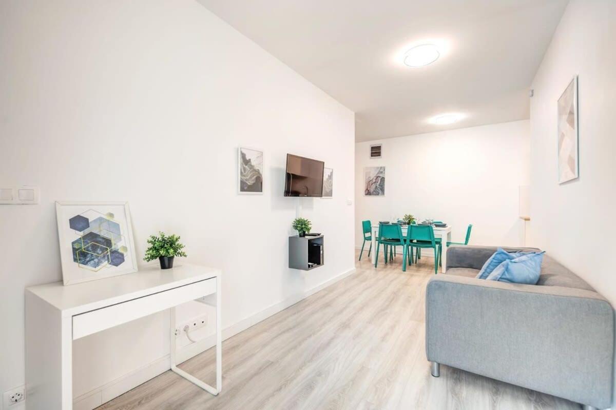 Apartament Very - Large And Quiet *